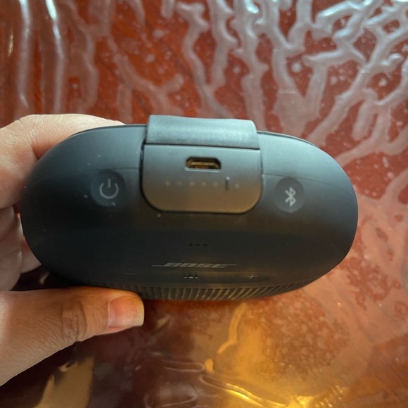 Bose SoundLink micro speaker (sold in another app) - Picture 3 of 8